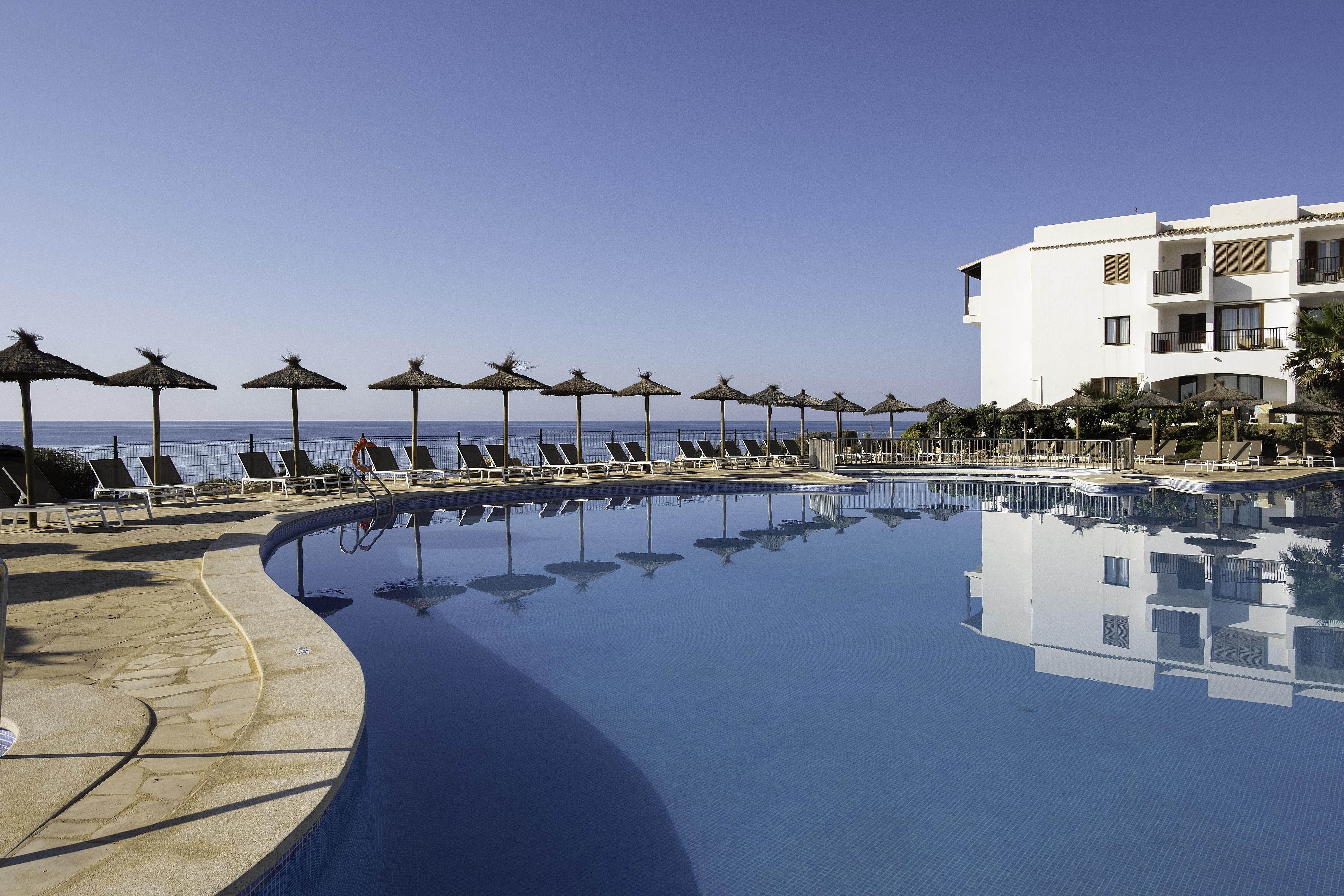 Alua Suites Las Rocas Cala D´Or Exterior foto