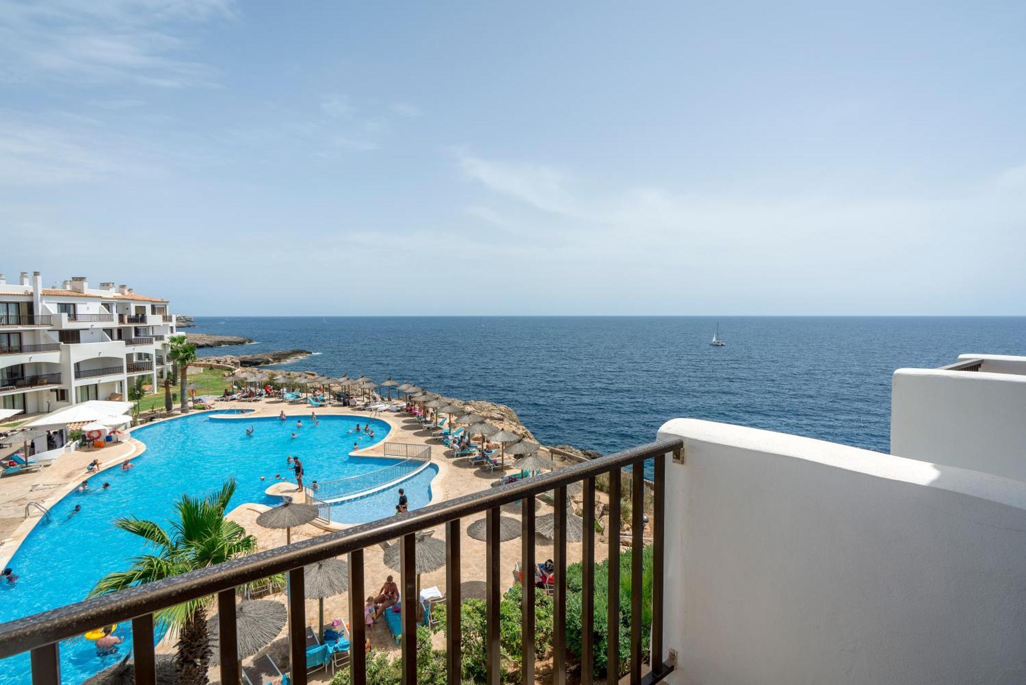 Alua Suites Las Rocas Cala D´Or Exterior foto